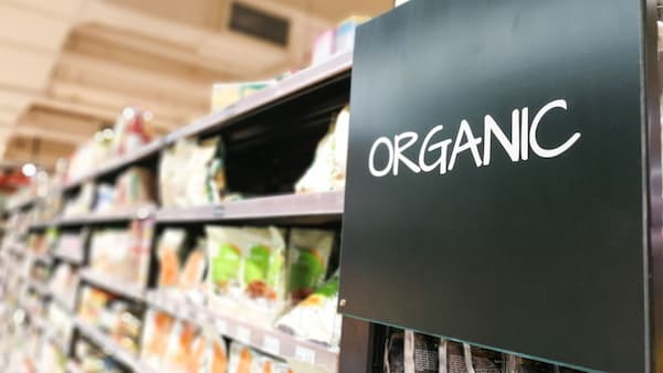 Productos orgánicos en supermercado